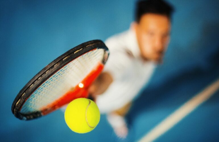 Tennis : Alcaraz et Butler, une Rencontre Étonnante à Doha